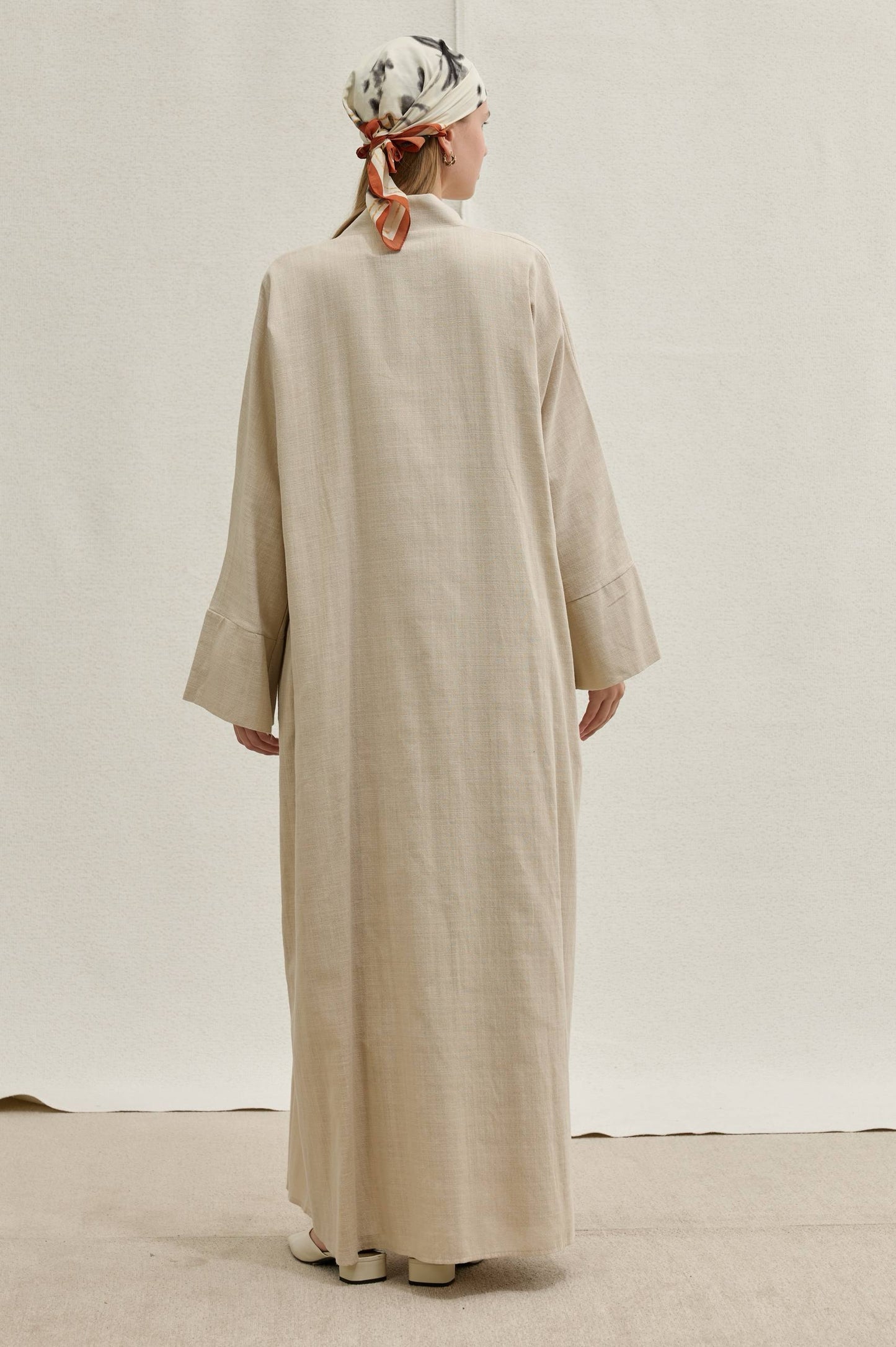 Two-piece Abaya set - beige