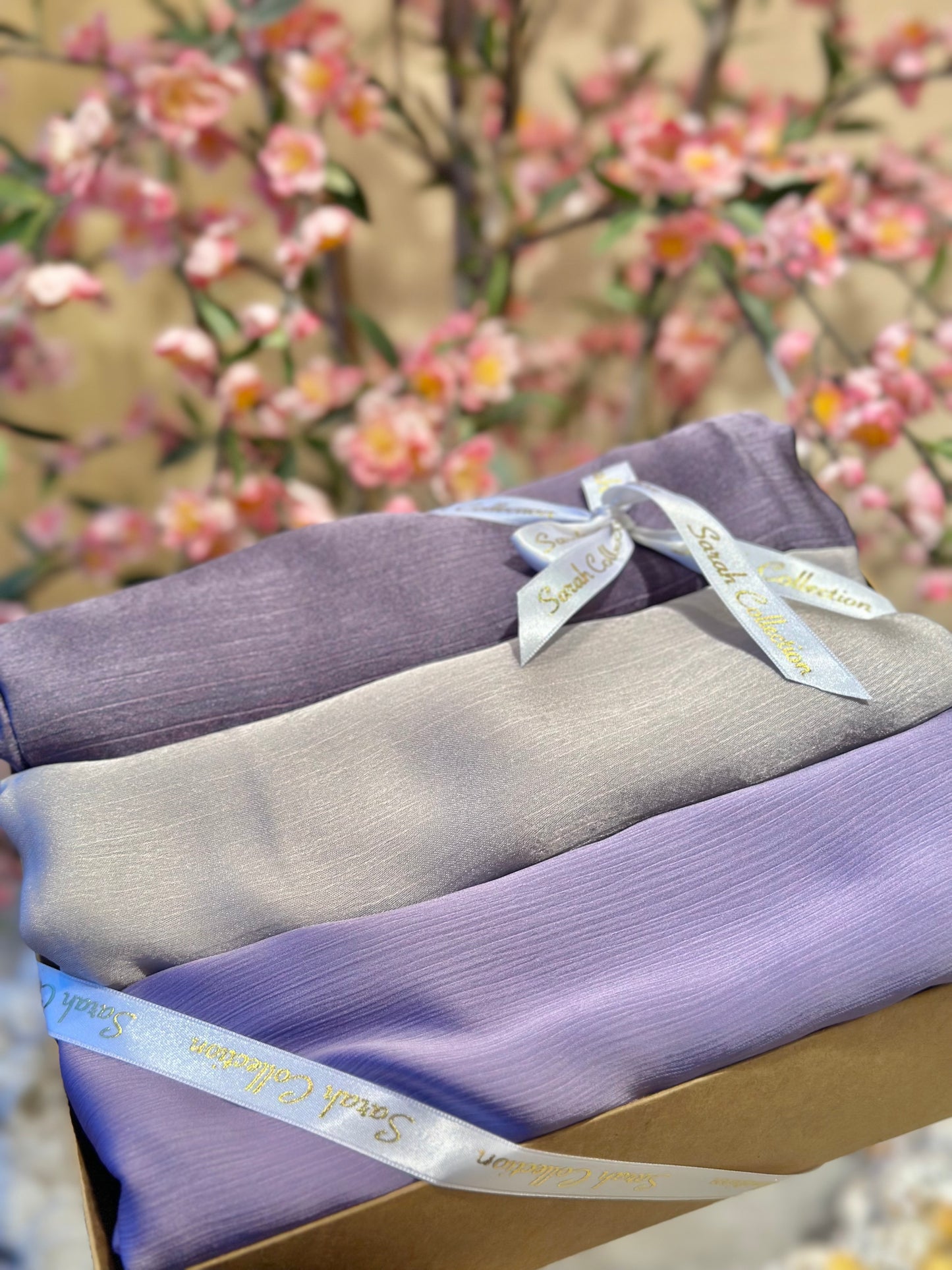 Parlak ipek Hicab kutusu