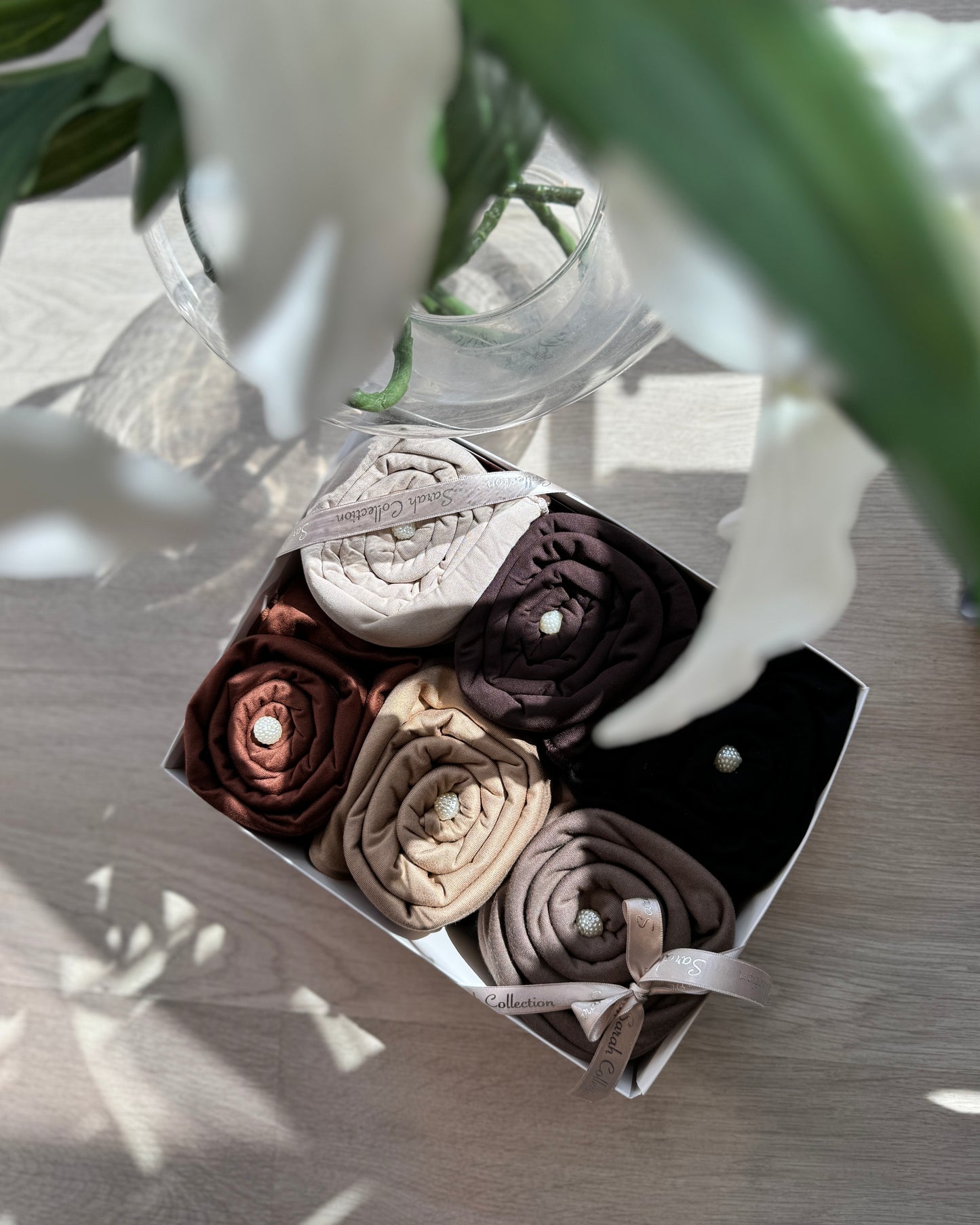 Nötr renklerde Jersey hediye kutusu