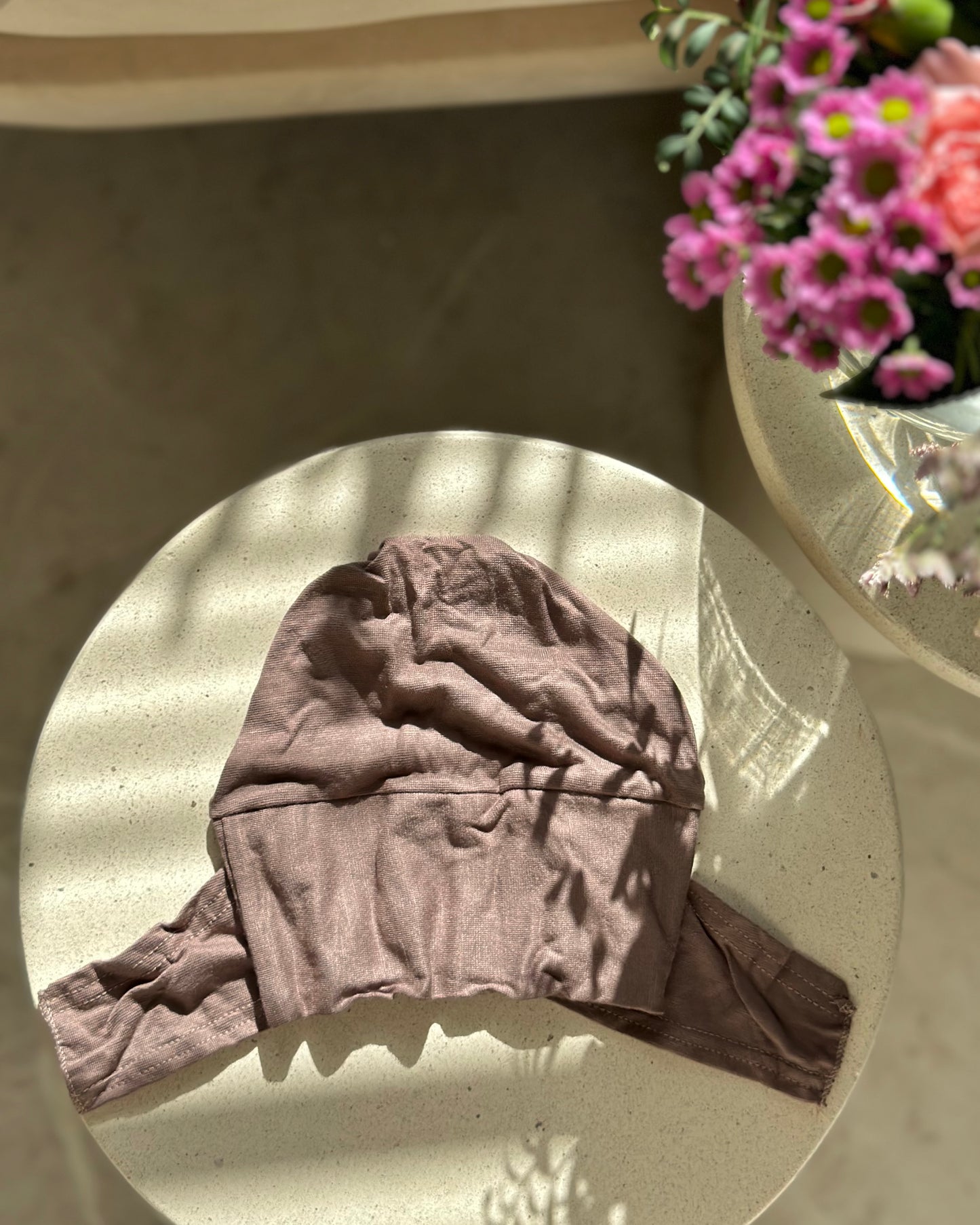 Closed undercap with tie adjustment - Milkey