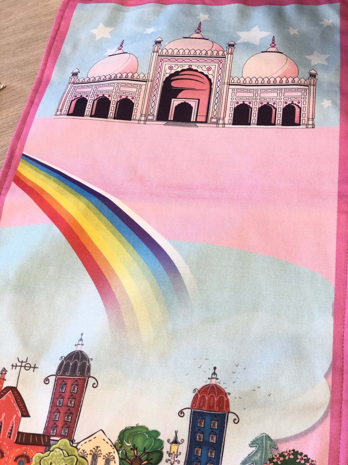 Çocuklar için Gökkuşağı Namaz Örtüleri