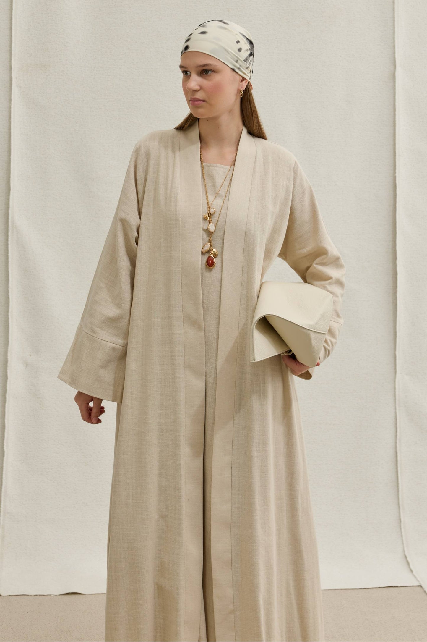 Two-piece Abaya set - beige