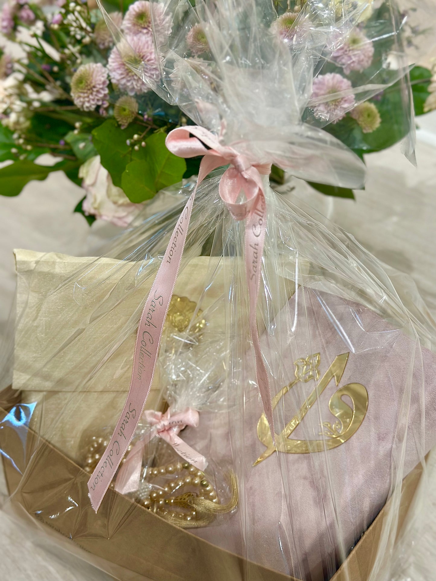 Toz pembe hediye kutusu