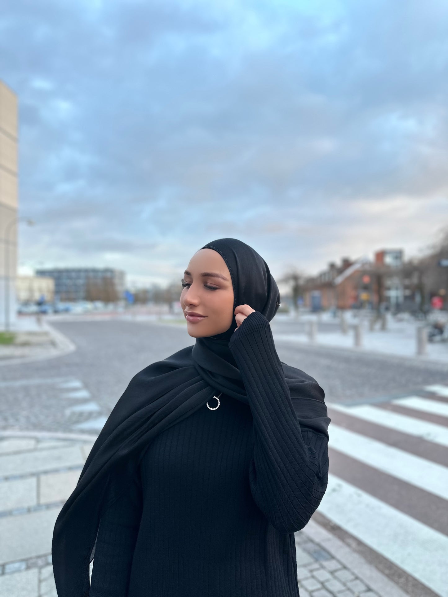 Silk stone hijab - with Black Stone y01