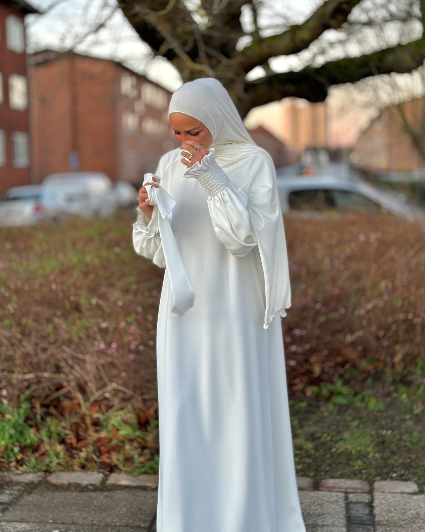 Samaya Abaya White