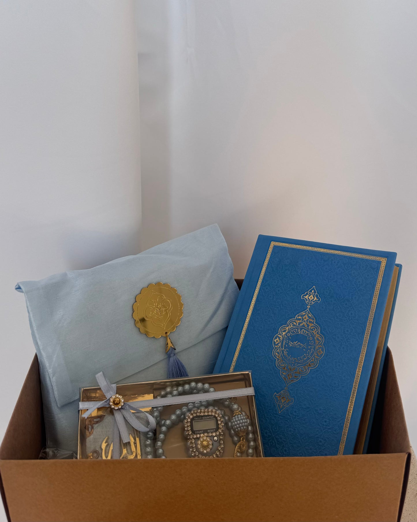 Gift box with medium Quran