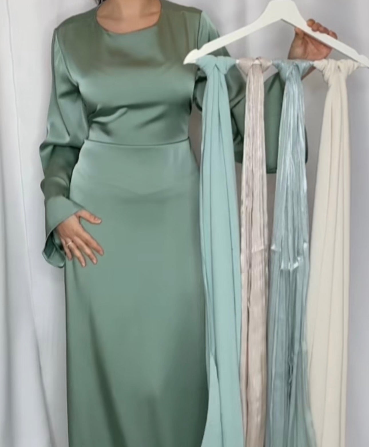 Simple satin abaya - Mint