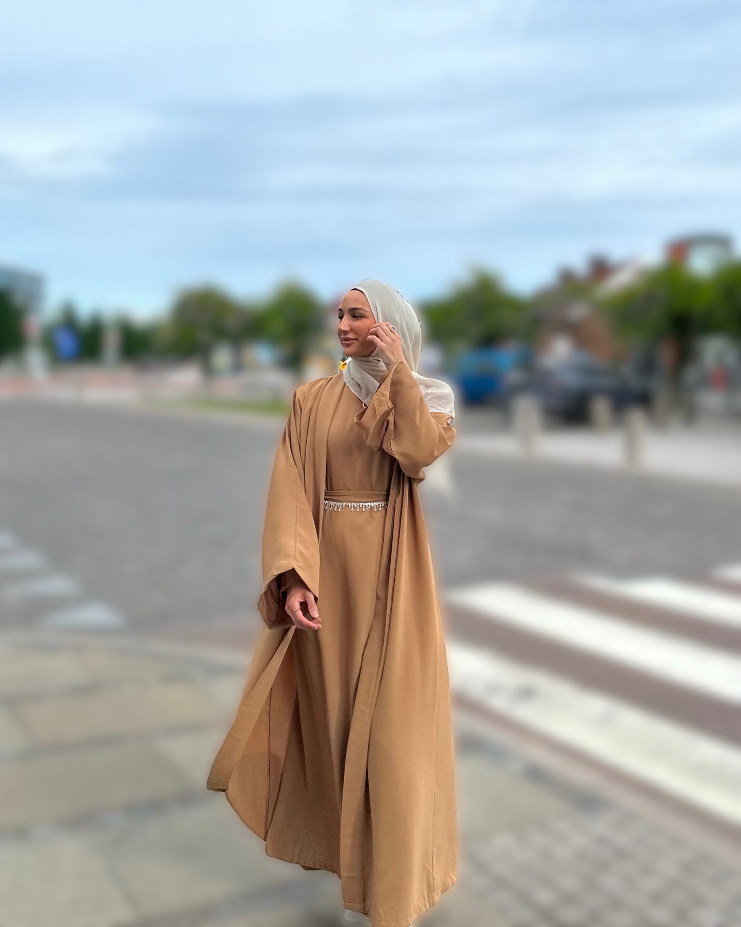 2-piece Jasmin Abaya Set with a Diamond Belt - Caramel