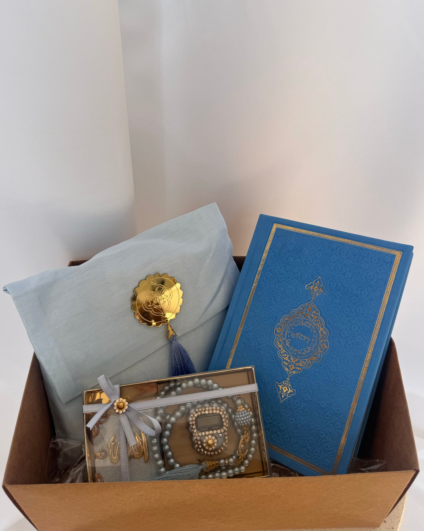 Gift box with medium Quran