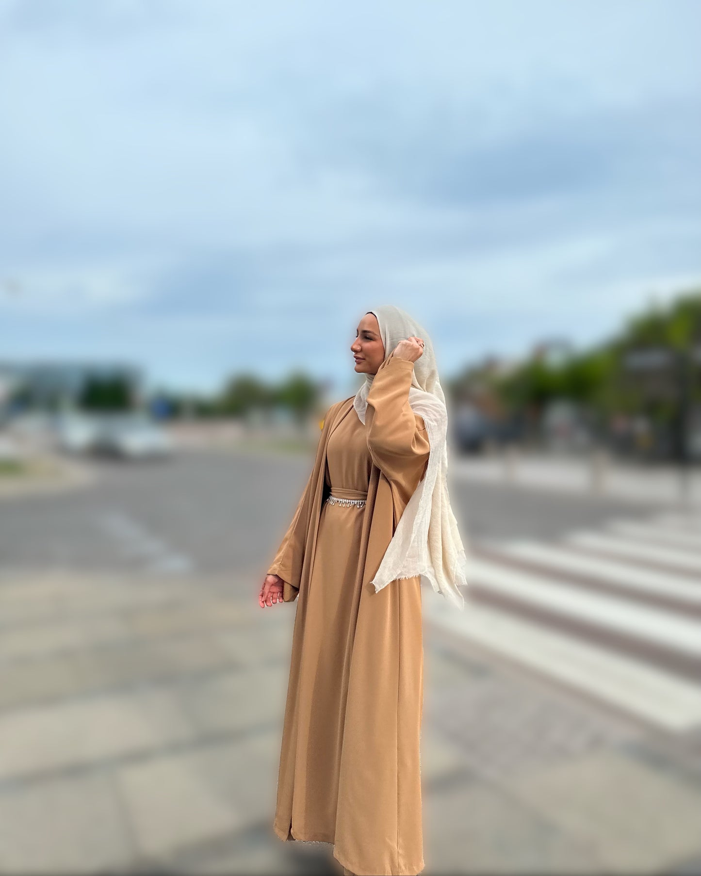 2-piece Jasmin Abaya Set with a Diamond Belt - Caramel