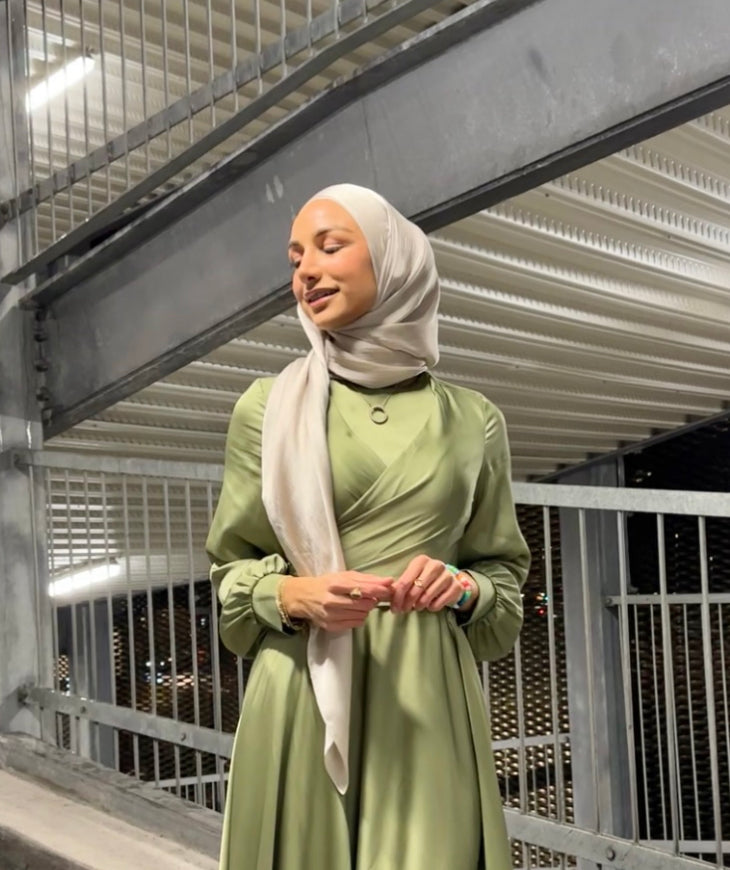 Shiny Silk Hijab - Cream Pearl ss99