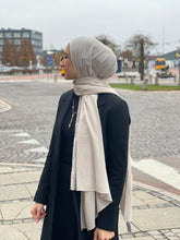 Indlæs billede til gallerivisning Crepe Chiffon Hijab - Elfenben
