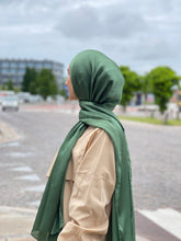 Görseli Galeri görüntüleyiciye yükleyin, Shiny Silk Hijab - ss55
