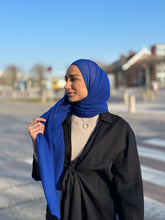 Indlæs billede til gallerivisning Classic chiffon hijab - Royal Blue c233
