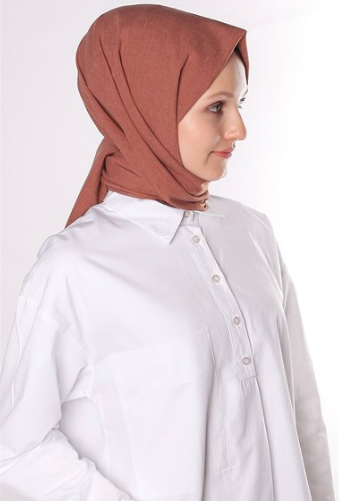 Neutral bomulds hijab - Kanel