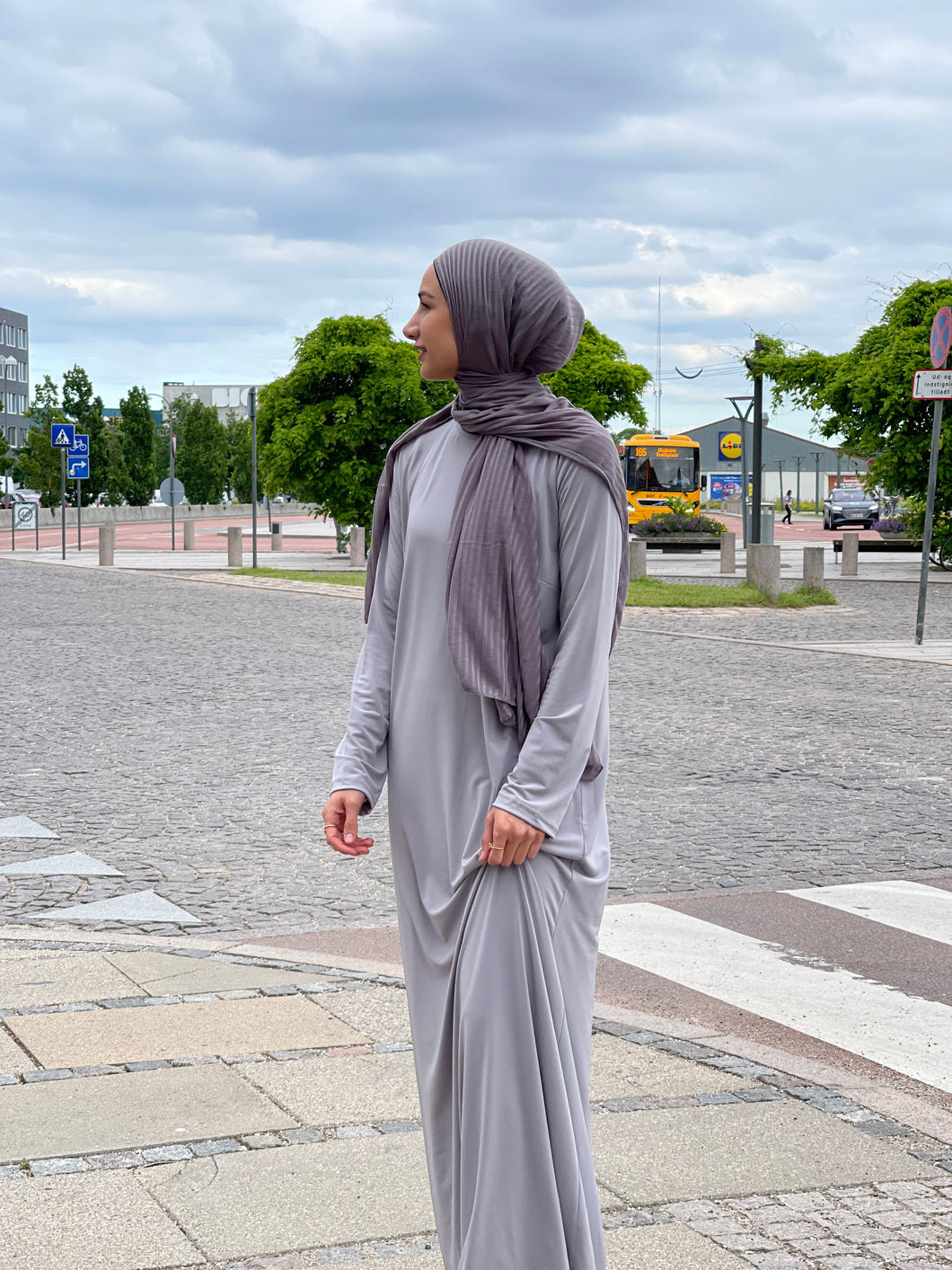 Basic Abaya - Grey