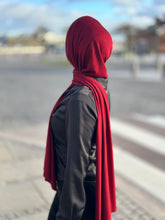 Indlæs billede til gallerivisning Lux Jersey hijab - Dark Red N19
