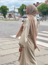 Load image into Gallery viewer, Mio Hijab - Beige
