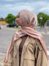 Indlæs billede til gallerivisning Shiny Silk Hijab - ss60
