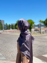 Indlæs billede til gallerivisning Shiny Silk Hijab - ss76
