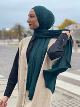 Load image into Gallery viewer, Plisserer Hijab - Royal Green

